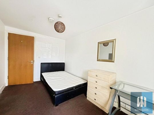 1 bedroom in a house share to rent - Photo 1