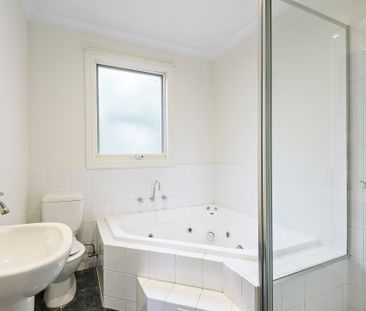 8/21 Fairholm Grove, Camberwell VIC 3124 - Townhouse For Rent | Domain - Photo 6