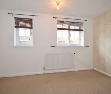 Freesland Rise, Whittleford, Nuneaton, Warwickshire, CV10 9QF - Photo 1