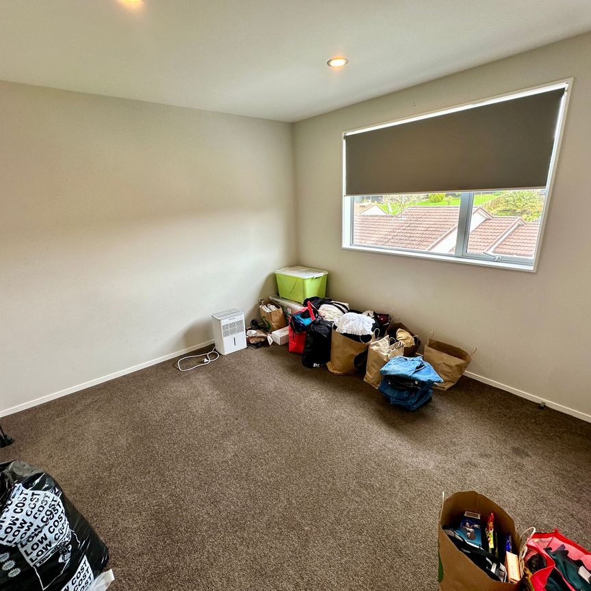 Four Bedroom Blockhouse Bay - Photo 1