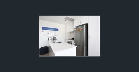 Furnished two bedrooms apartment | close to the shopping mall and train station - Photo 4