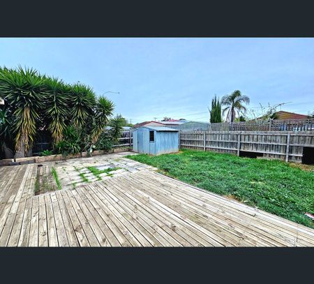58 Vista Drive, Melton, Vic 3337 - Photo 5