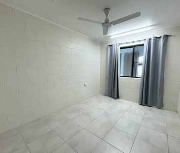 3 BEDROOM HOME IN CENTRAL LOCATION + SOLAR! - Photo 4