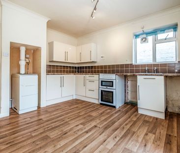 3 bedroom bungalow to rent Seafield Avenue, Goring-by-Sea, Worthing... - Photo 1