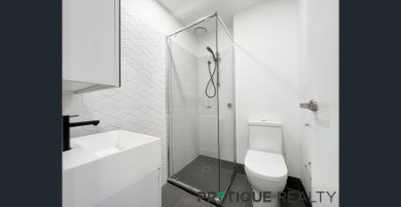 Partially furnished One Bedroom in West Melbourne - Photo 4
