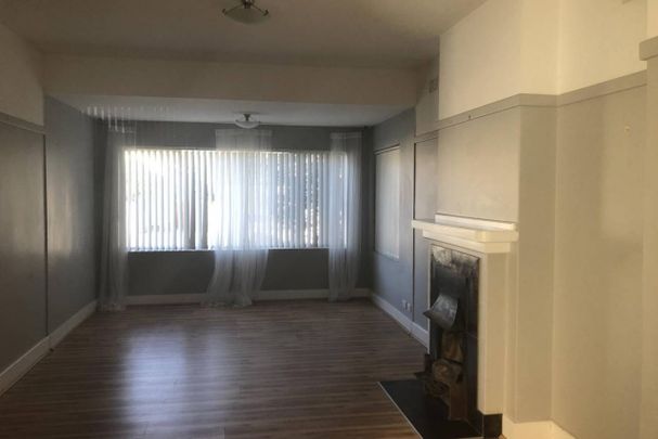 2 BEDROOM UNIT - WALK TO THE BEACH - Photo 1