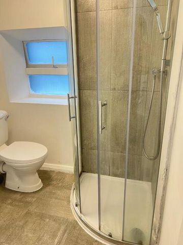 42 Cecil Street, Newry, BT35 6AU - Photo 4