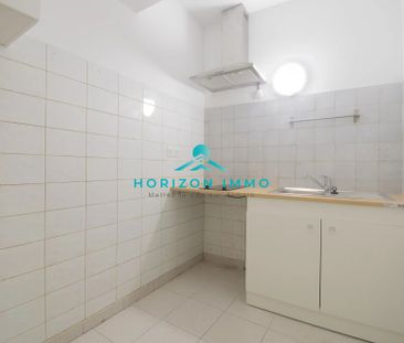 Location Appartement 1 pièce 30m² ST LAURENT DU VAR 06700 - Photo 2