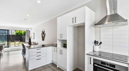 Spacious 4-Bedroom Townhouse in Prime Hobsonville Location - Photo 2