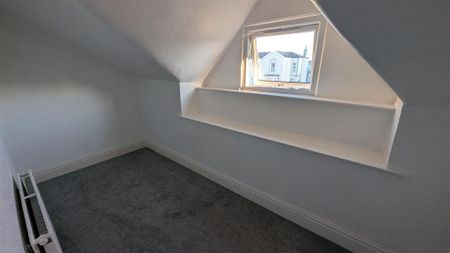 3 bedroom maisonette to rent - Photo 2