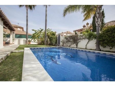 5 bedroom luxury House for rent in Marbella, Andalusia - Photo 3