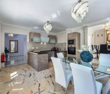 9 room luxury House for rent in Marbella, Andalusia - Photo 1