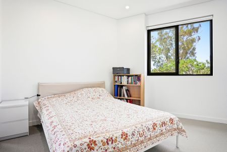 GORGEOUS TWO BEDROOM UNIT! - Photo 2