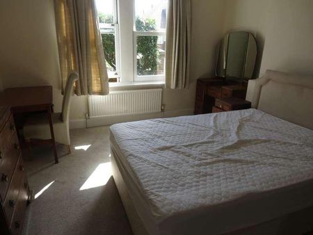 Bedroom Detached House In Wallisdown, BH10 - Photo 4