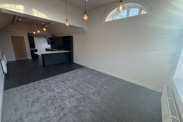 High Street - Photo 1