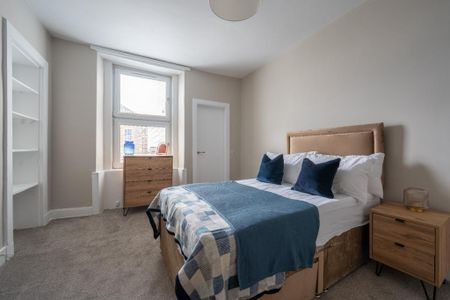 3 bedroom flat to rent - Photo 2