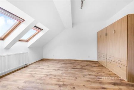Prostorný podkrovní byt 4+1 s terasou 72 m - Photo 5