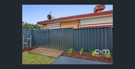 Modern & Stylish Townhouse Living - Photo 3