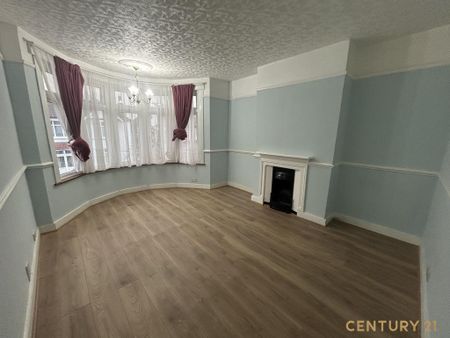 4 bedroom apartment to rent - Photo 4