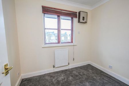 3 bedroom terraced house to rent - Photo 2