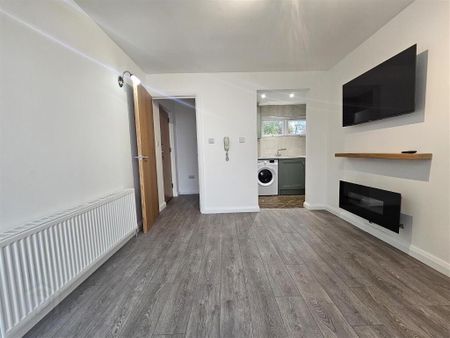 8c Lesley Heights, Glassillan Grove, Greenisland, Carrickfergus, BT38 8TB - Photo 3