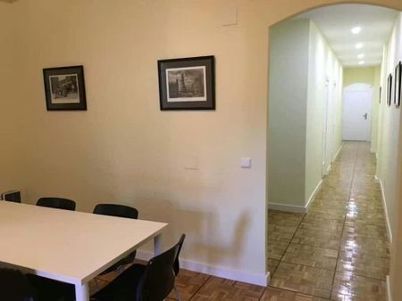 Ronda de Valencia, Madrid, Community of Madrid 28012 - Photo 2