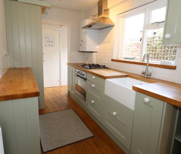 2 bedroom terraced house to rent - Photo 3