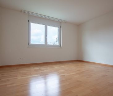 4.5 Zi.-Wohnung 1. OG, 101m² mit 24m² Terrasse und eigener Waschküche - Photo 1