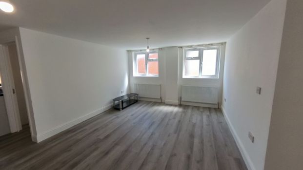 Scotts Road, Southall, UB2 5DE - Photo 1