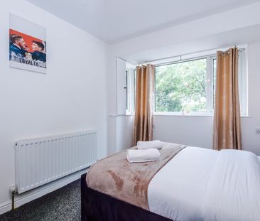 3 Bed Terraced House, Woodlands Road, M8 - Photo 3