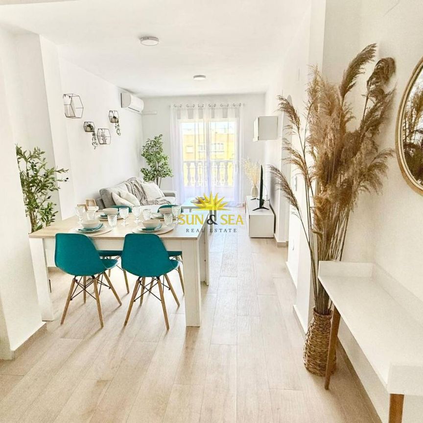 2 BEDROOM APARTMENT IN TORREVIEJA - Photo 1