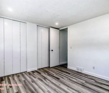 UPPER 9432 150 Avenue Northwest - Photo 4