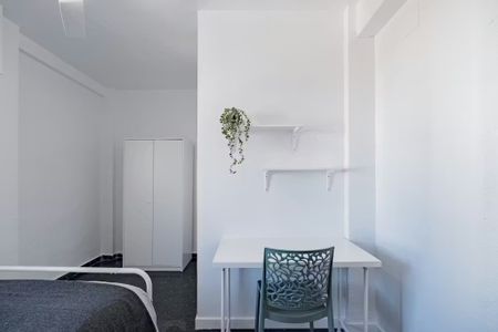 Carrer del Mestre Alberto Luz, Valencia, Valencian Community 46035 - Photo 2