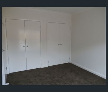 Cozy 2 bedroom home - Photo 4