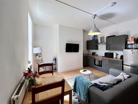 2 bedroom apartment to rent - Photo 2