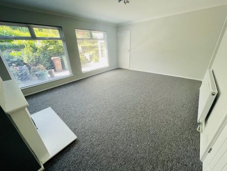 Falmer Close, Eastbourne - Two-Bedroom Semi-Detached Bungalow - Photo 5