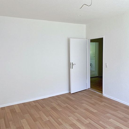 + 2 Zimmer - Großer Balkon + - Photo 1