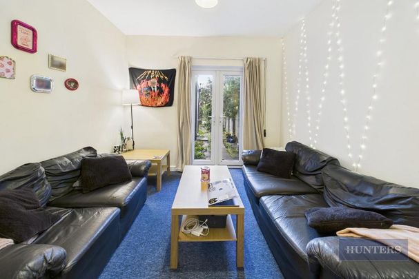 4 bedroom house to rent - Photo 1