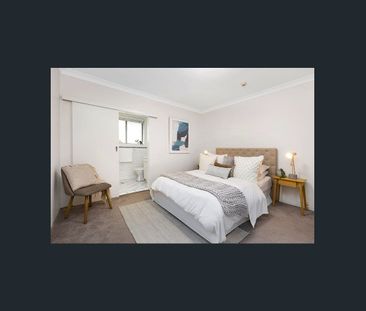 Light Filled Apartment in Premium Location - Photo 2