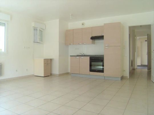 Location appartement 2 pièces - 44m² à La chapelle saint luc (10600) - Photo 1