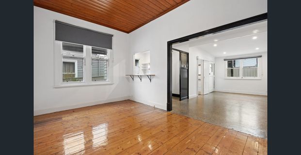 Charming 2 Bedroom in Prime Location - Photo 1