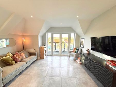 Bushey Hall Road, Bushey - Photo 2