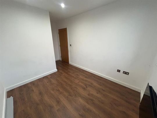 Carlton Square - Photo 1