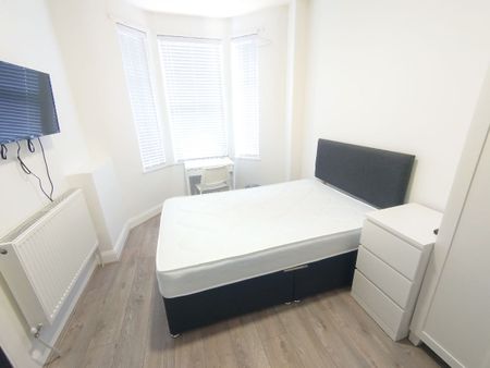 Binns Road, Liverpool. - Photo 5