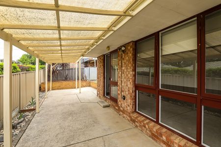2/17 Henderson Road, Queanbeyan NSW 2620 - Townhouse For Rent | Domain - Photo 4