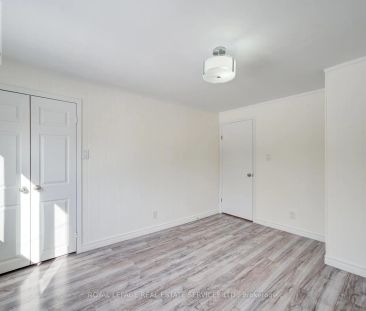 1054 EAST AVENUE - Photo 2