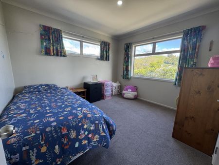 Perfect Family Home in Prime Stoke Location - Photo 2