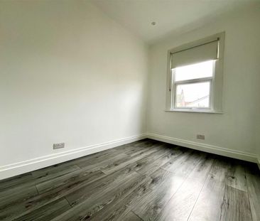 2 Bedroom Maisonette To Let - Photo 6