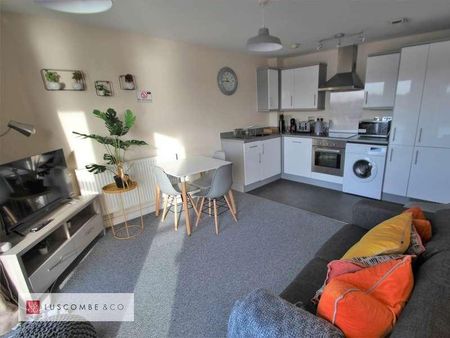 Cambria House, Rodney Road, Newport, NP19 - Photo 4