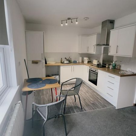 1 bedroom flat to rent - Photo 3